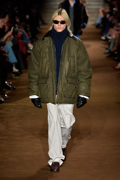 Look 37